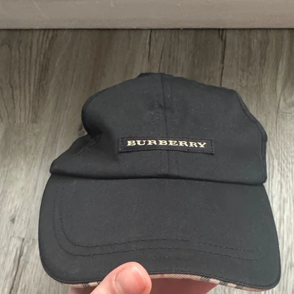 Burberry Classic Golf Hat - Picture 2 of 6